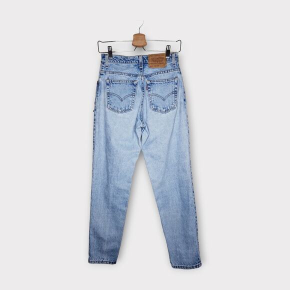 Vintage Levis 550 Relaxed Tapered Jeans Light Wash Made in USA Size 7 Medium - Picture 6 of 6